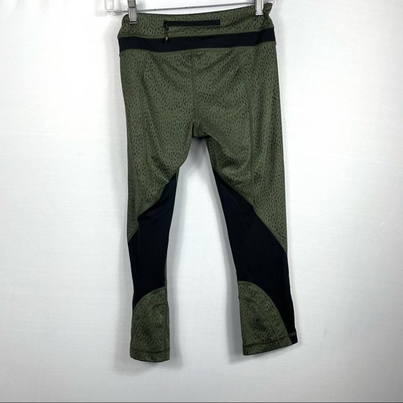 Lululemon Crop Legging - Picture 4 of 8